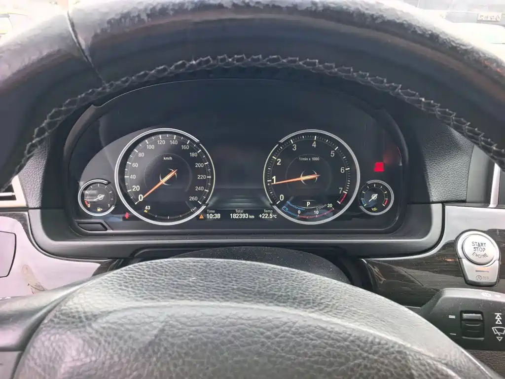 BMW 5 Series — миниатюра 12