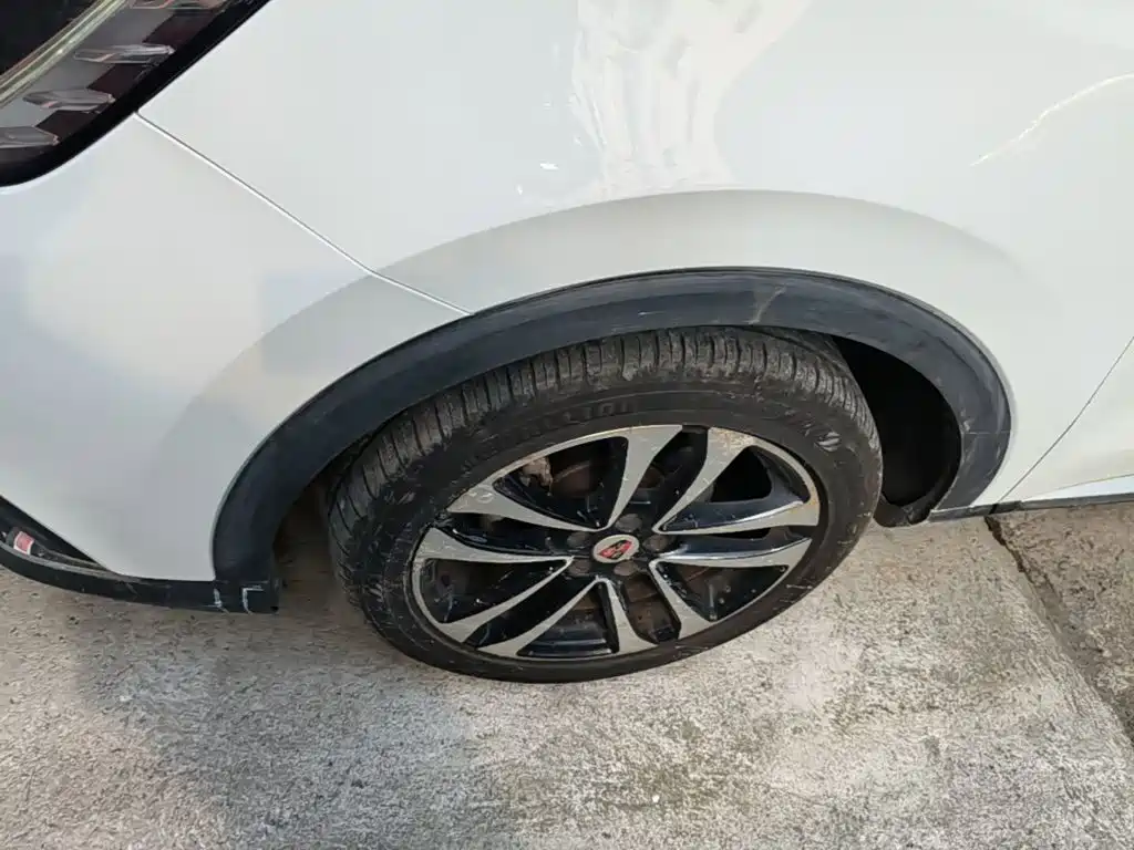 Roewe RX3 — миниатюра 23