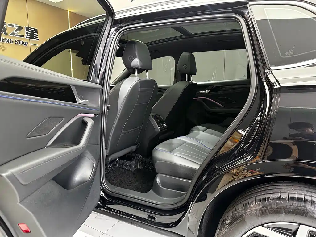 Volkswagen Tiguan L — миниатюра 9