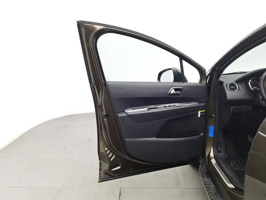 Peugeot 3008 — миниатюра 8