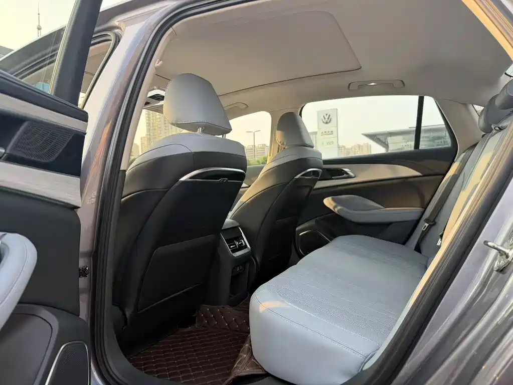 Hongqi Hongqi H5 PHEV — миниатюра 3