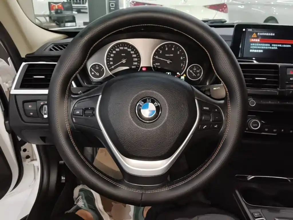 BMW 3 Series — миниатюра 11