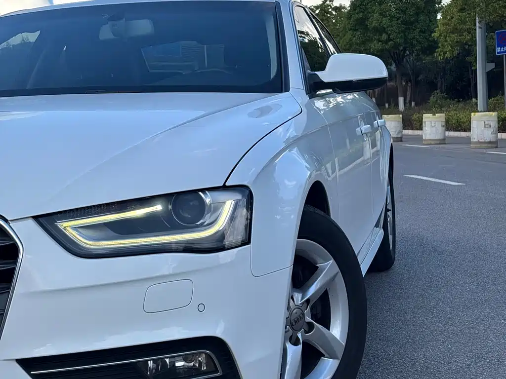 Audi A4L 2013 35 TFSI AT Comfort