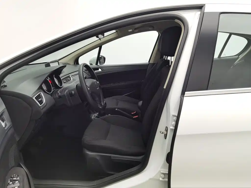 Peugeot 308 — миниатюра 10