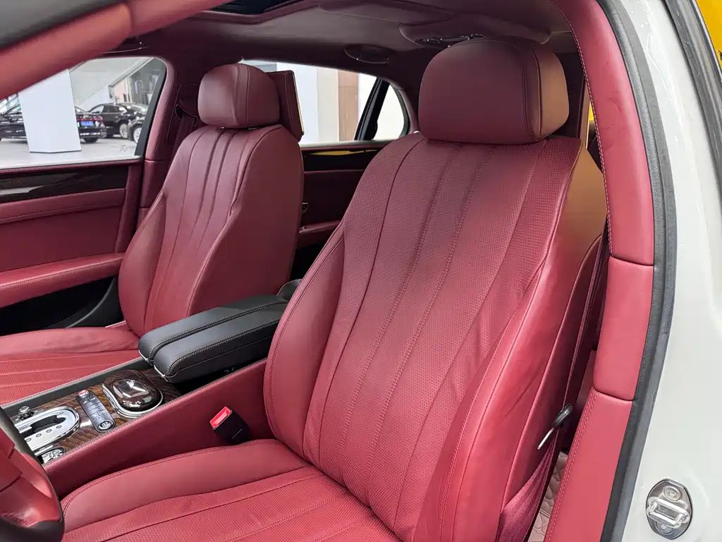 Bentley Flying Spur — миниатюра 16