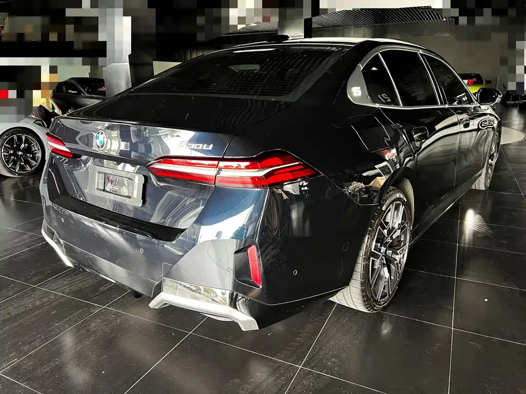 BMW 5 Series — миниатюра 21