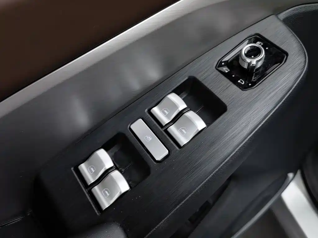 Wey Wey VV6 — миниатюра 9