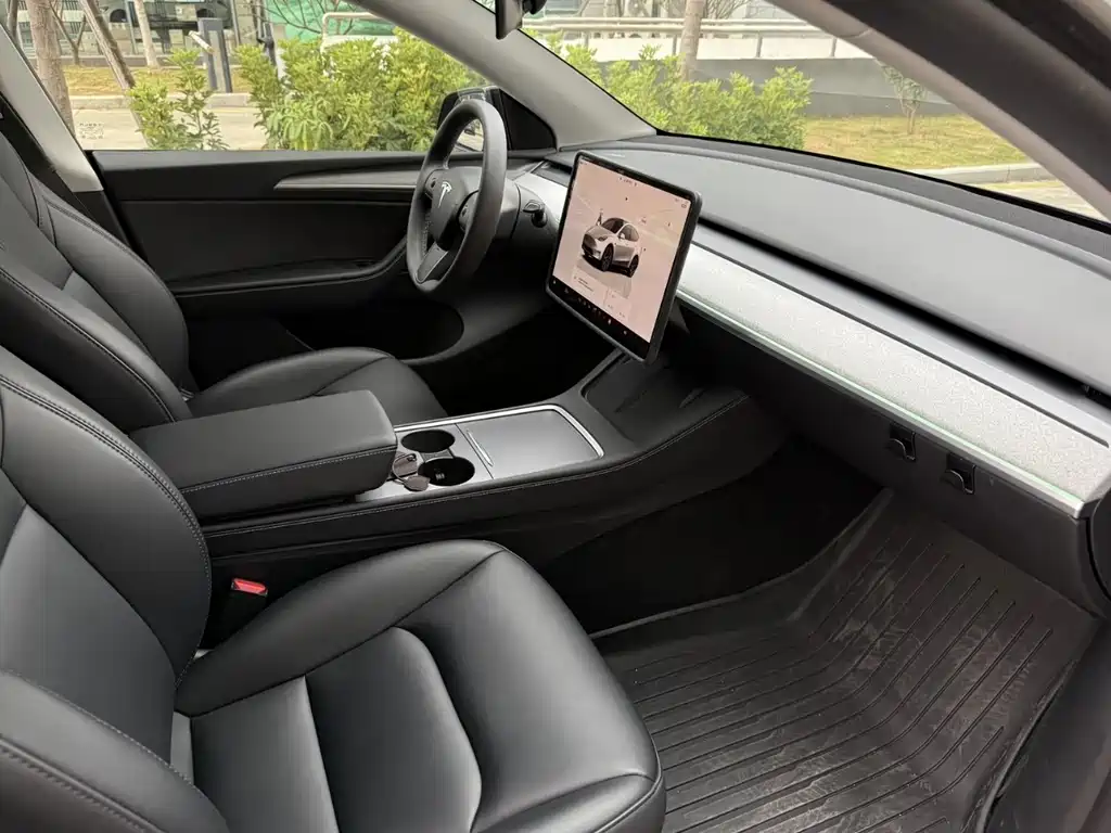 Tesla Model Y — фотографии объявления, Фото 11