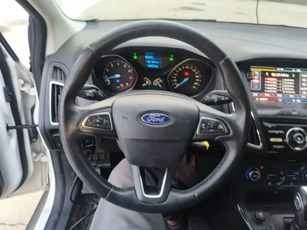 Ford Focus — миниатюра 11