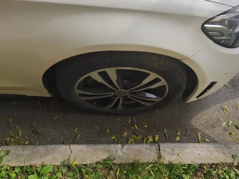 Mercedes-Benz C-Class — миниатюра 6