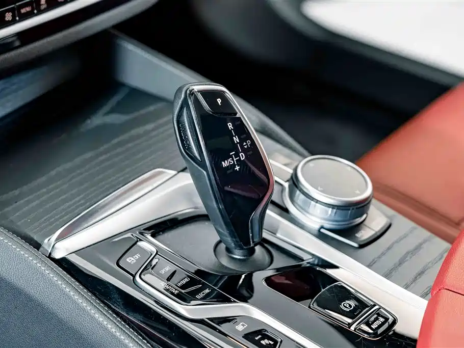 BMW 5 Series New Energy — миниатюра 14