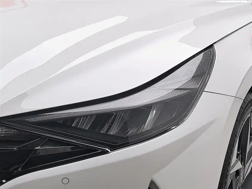 Hyundai Elantra 2022 1.5L CVT LUX Luxury