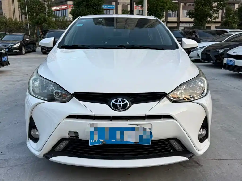 Toyota Yaris L — миниатюра 2