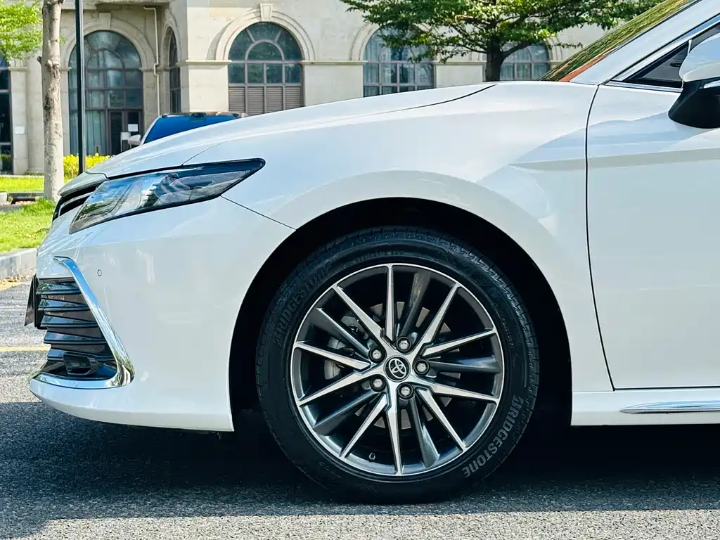 Toyota Camry — миниатюра 6