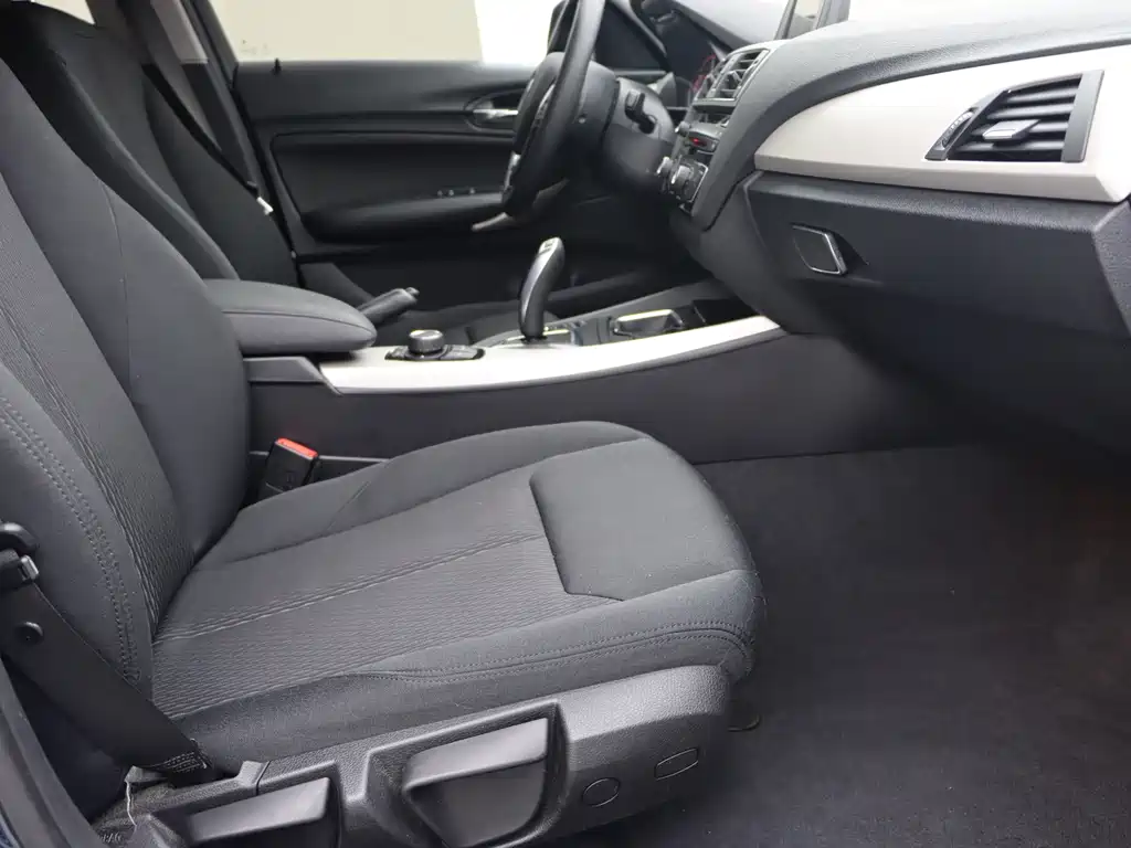 BMW 1 Series (Import) — миниатюра 8