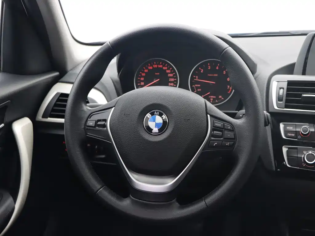 BMW 1 Series (Import) — миниатюра 16