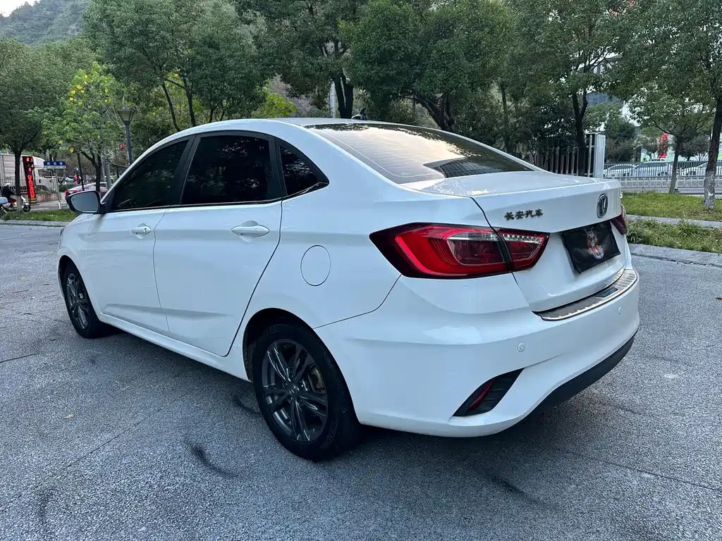Changan Eado DT — миниатюра 5