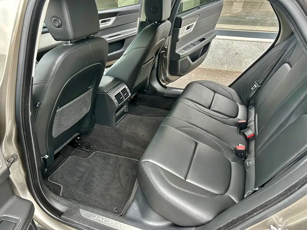 Jaguar XFL — миниатюра 15