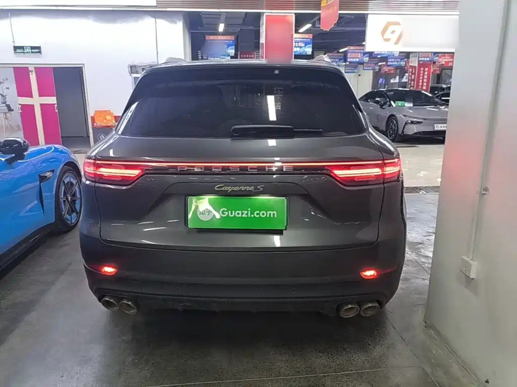 Porsche Cayenne Hybrid — миниатюра 6