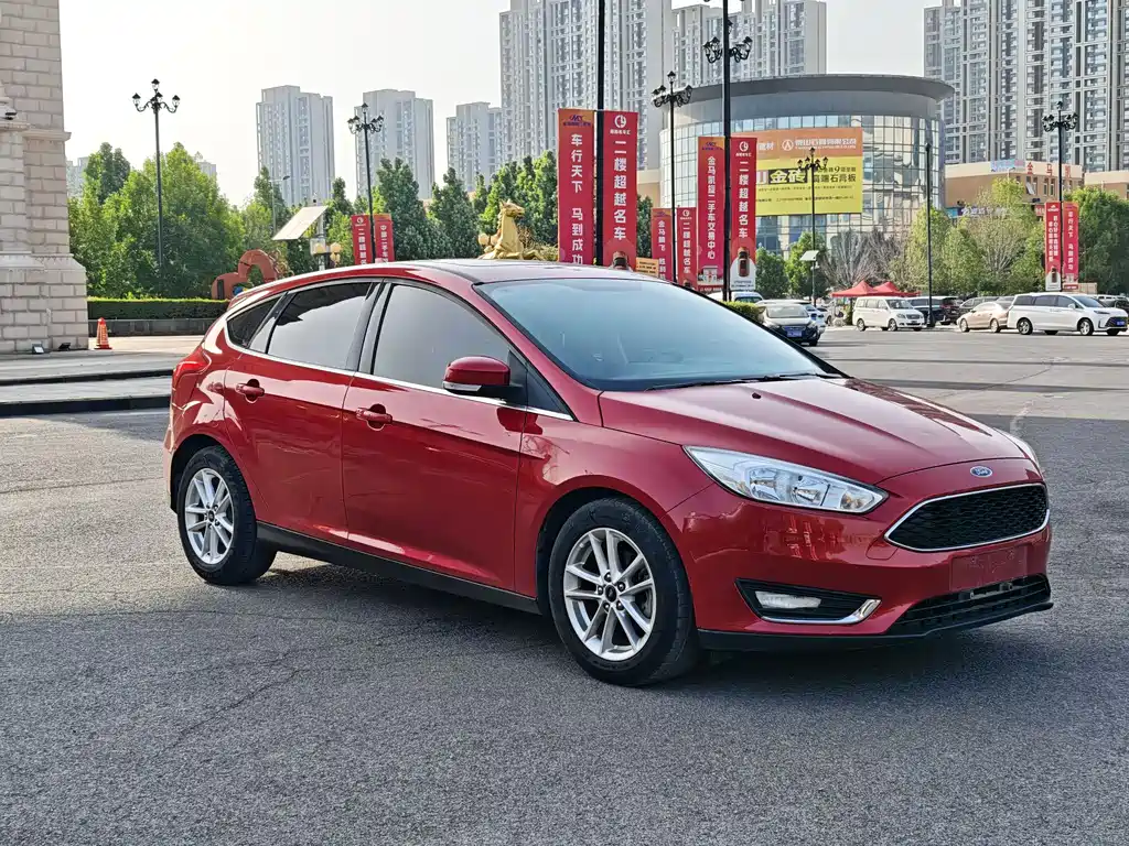 Ford Focus 2017 EcoBoost 180 AT Elite
