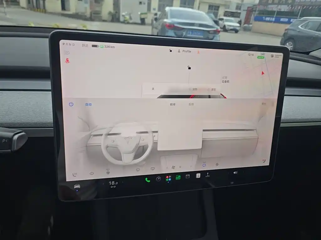 Tesla Model Y — миниатюра 6