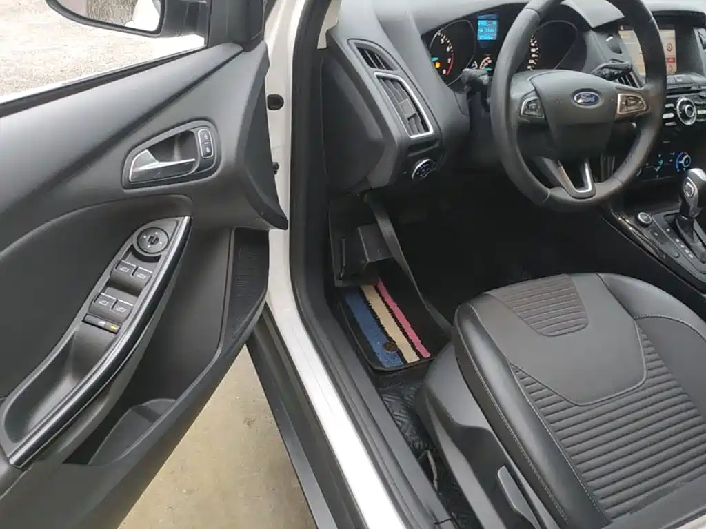 Ford Focus — миниатюра 16