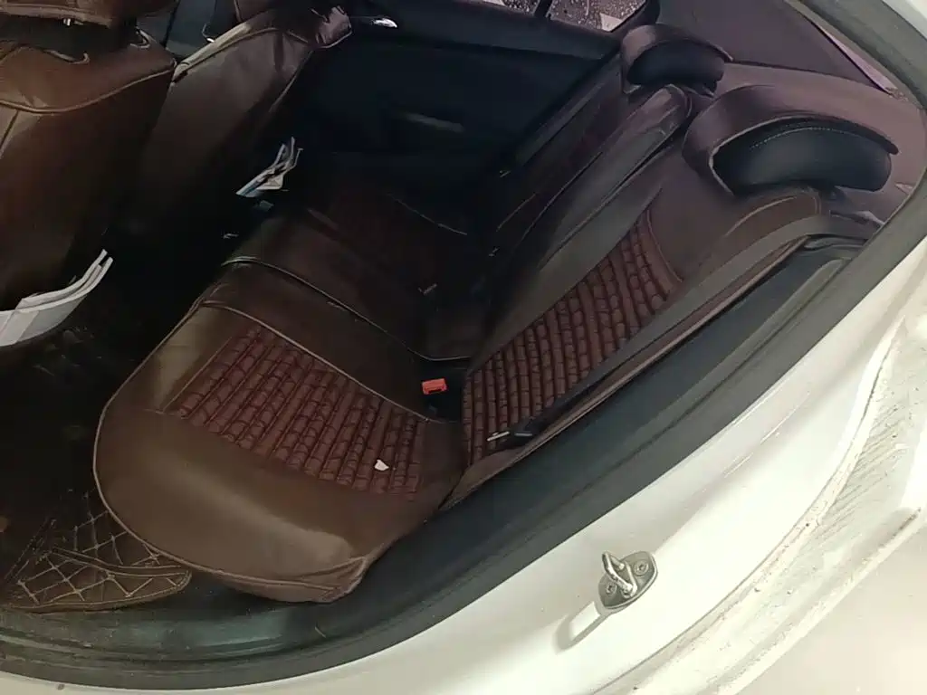 Chevrolet Cruze — миниатюра 17