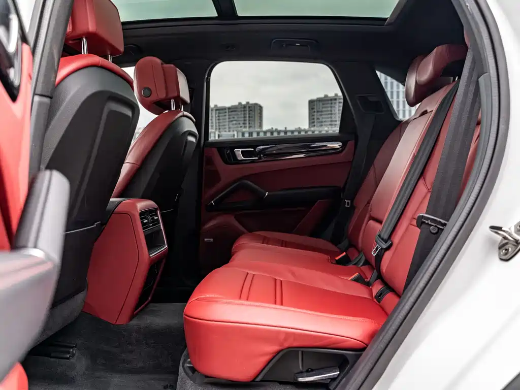 Porsche Cayenne — миниатюра 13