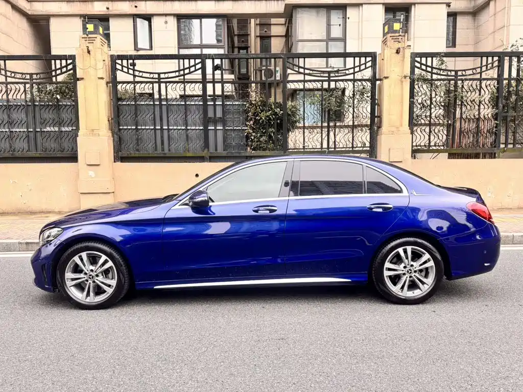 Mercedes-Benz C-Class — миниатюра 7