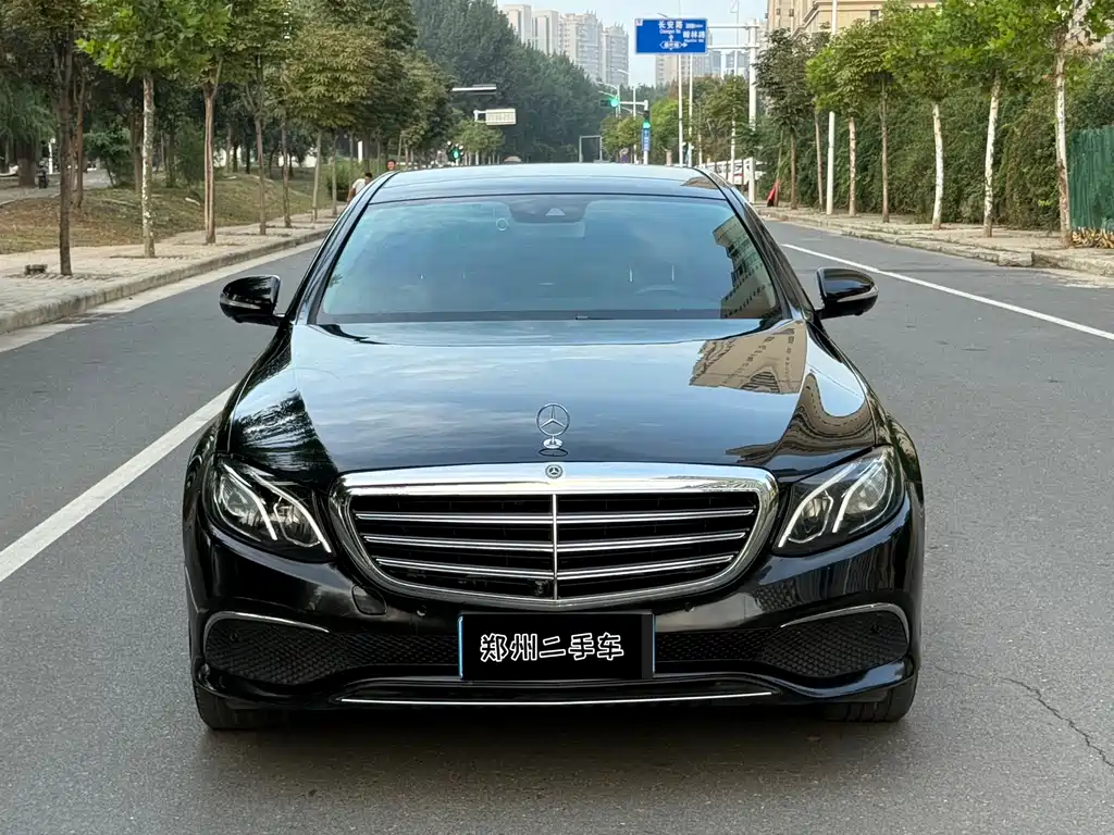 Mercedes-Benz E-Class — миниатюра 2
