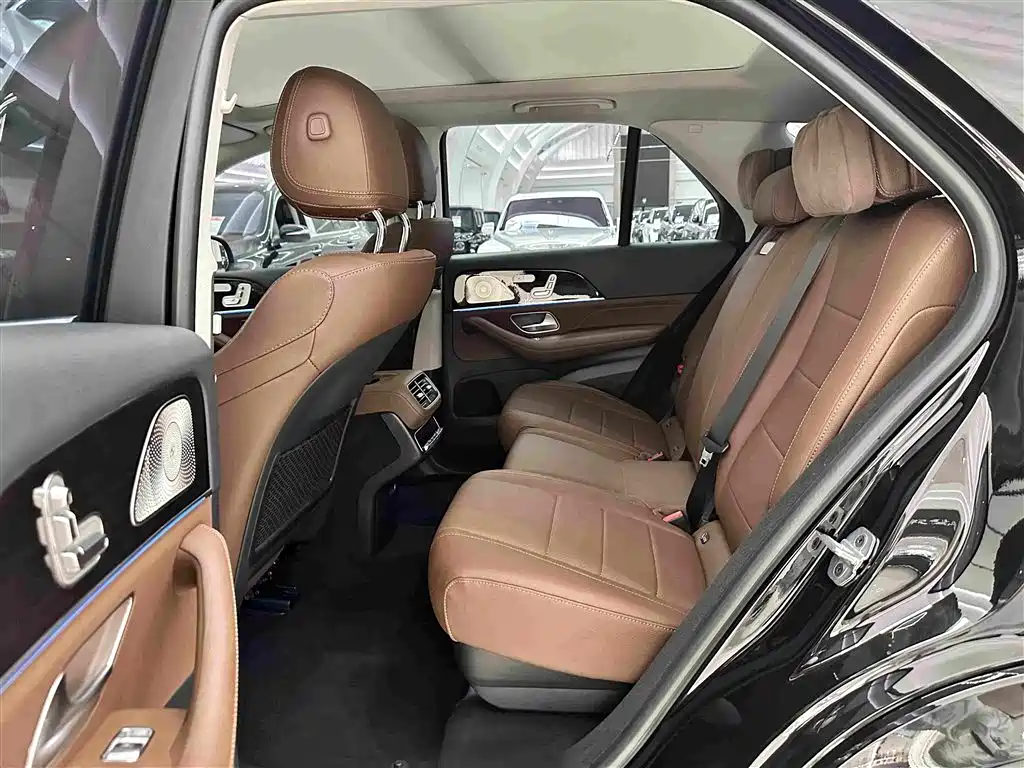 Mercedes-Benz GLE (Import) — миниатюра 22