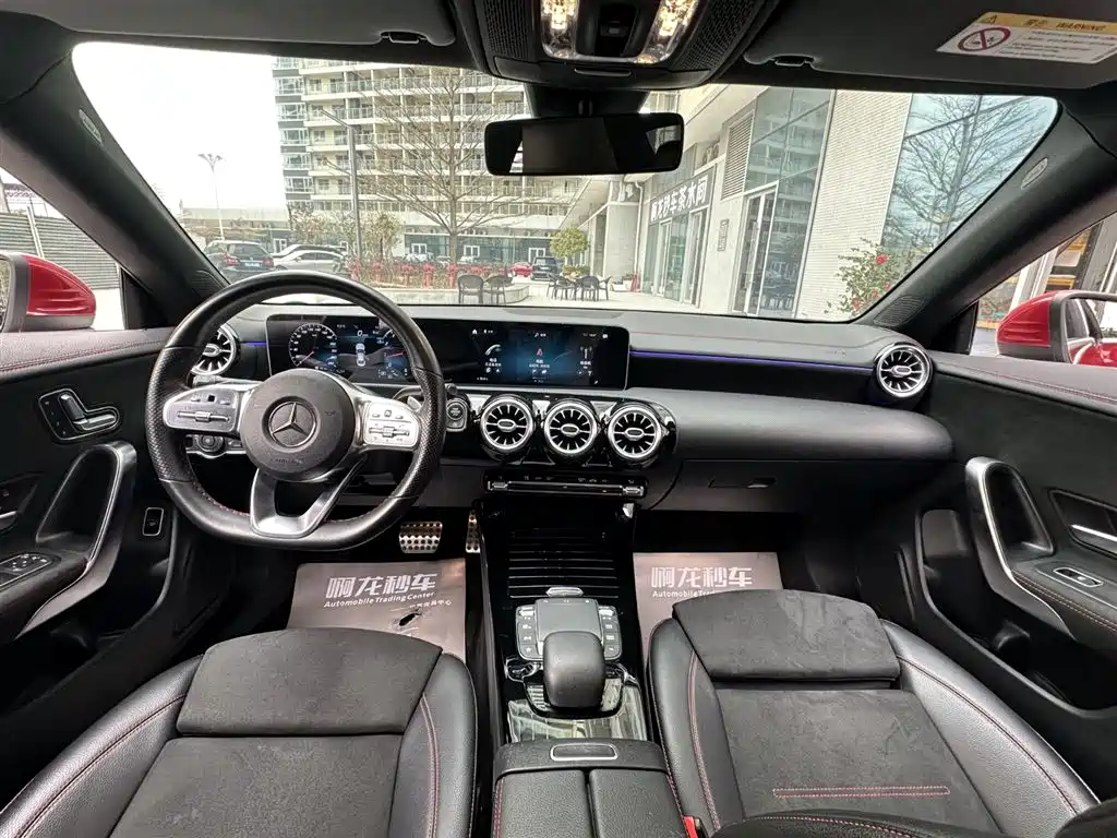 MERCEDES-BENZ CLA