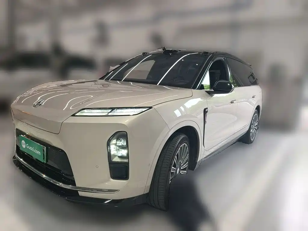 NIO ES8