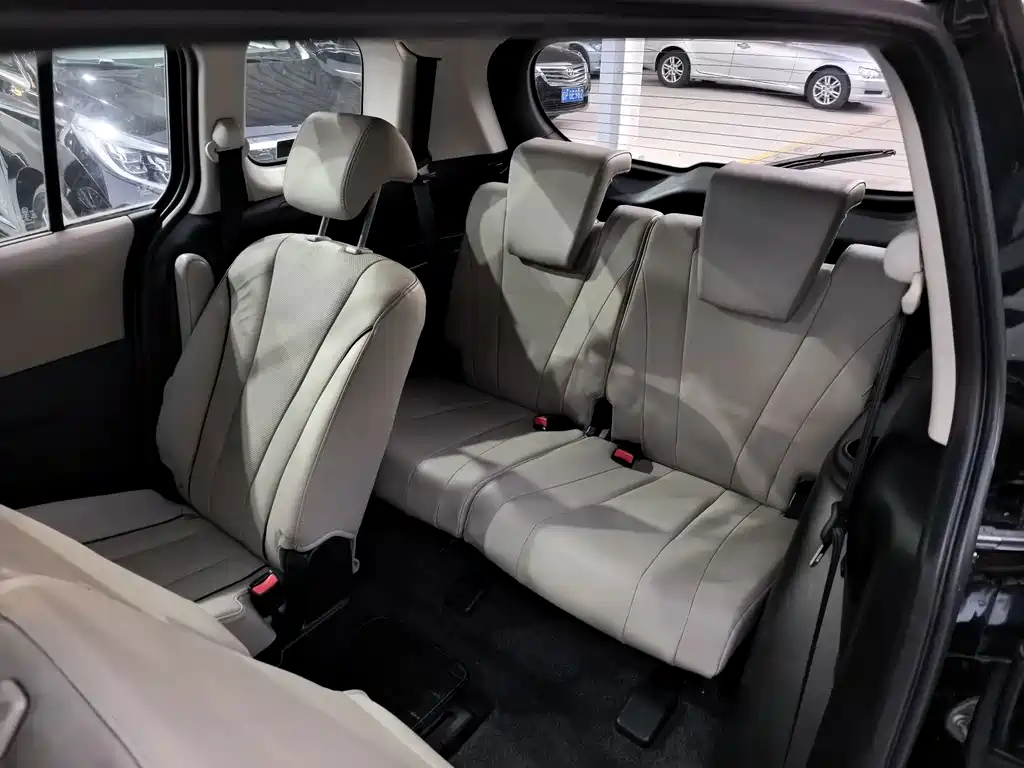 Mazda 5 — миниатюра 11