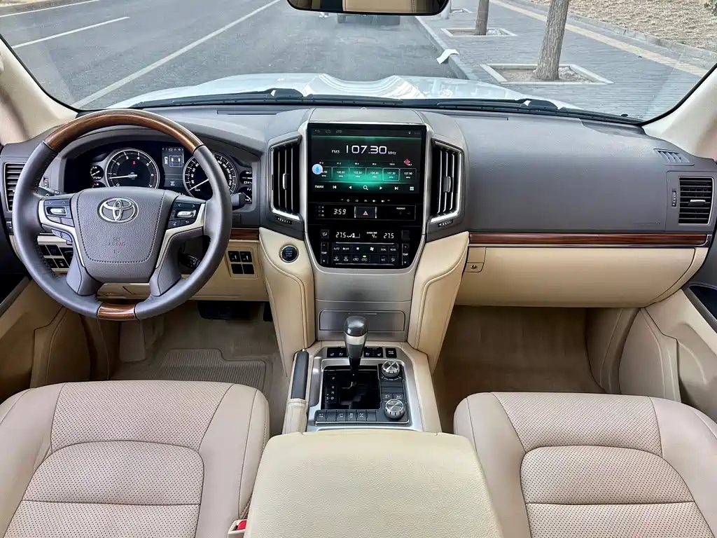 Toyota Land Cruiser 2016 5.7L AT