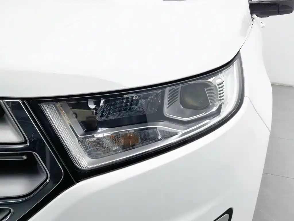 Ford Edge — миниатюра 7