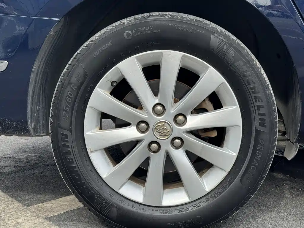 Buick GL8 2013 2.4L CT Luxury Comfort