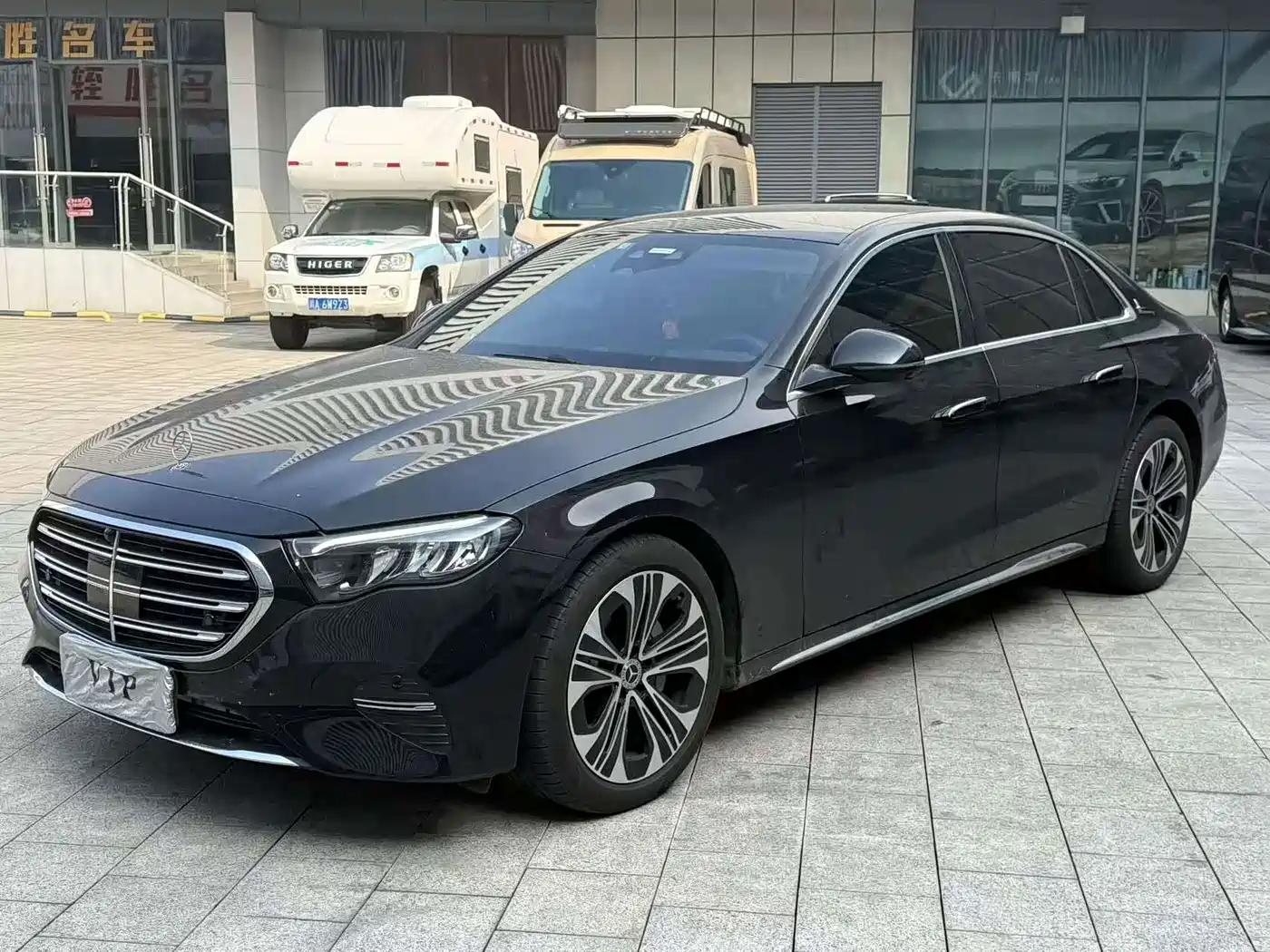 奔驰E级 2025款 改款 E 300 L 豪华型 2025
