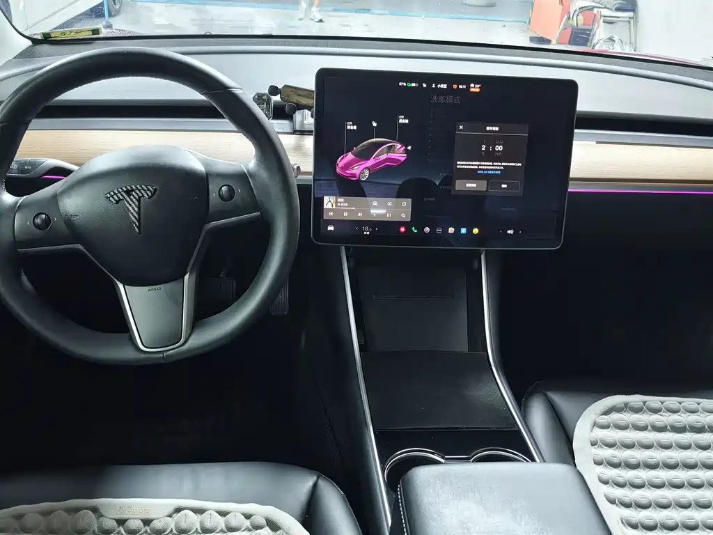 Tesla Model 3 — миниатюра 5