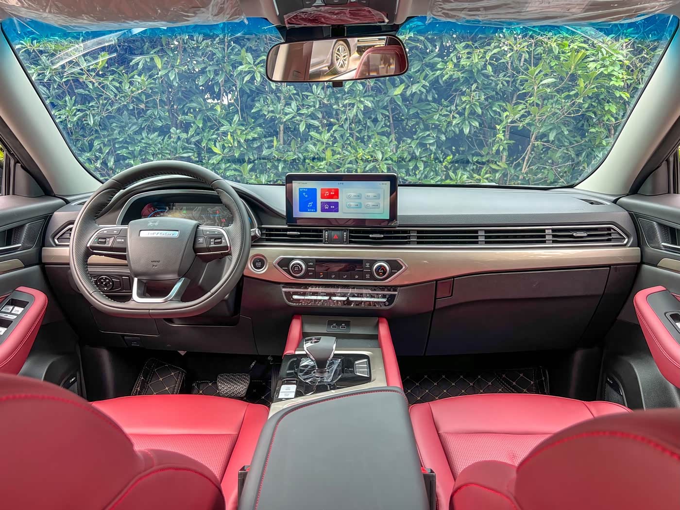 Jetour Jetour X70 1.5 л 2026 г. Чёрный, пробег 100 км
