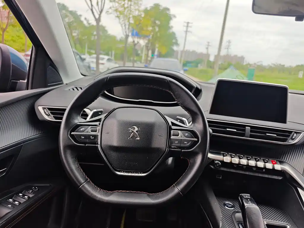 Peugeot 5008 — миниатюра 15