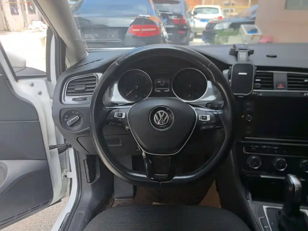 Volkswagen Golf — миниатюра 11