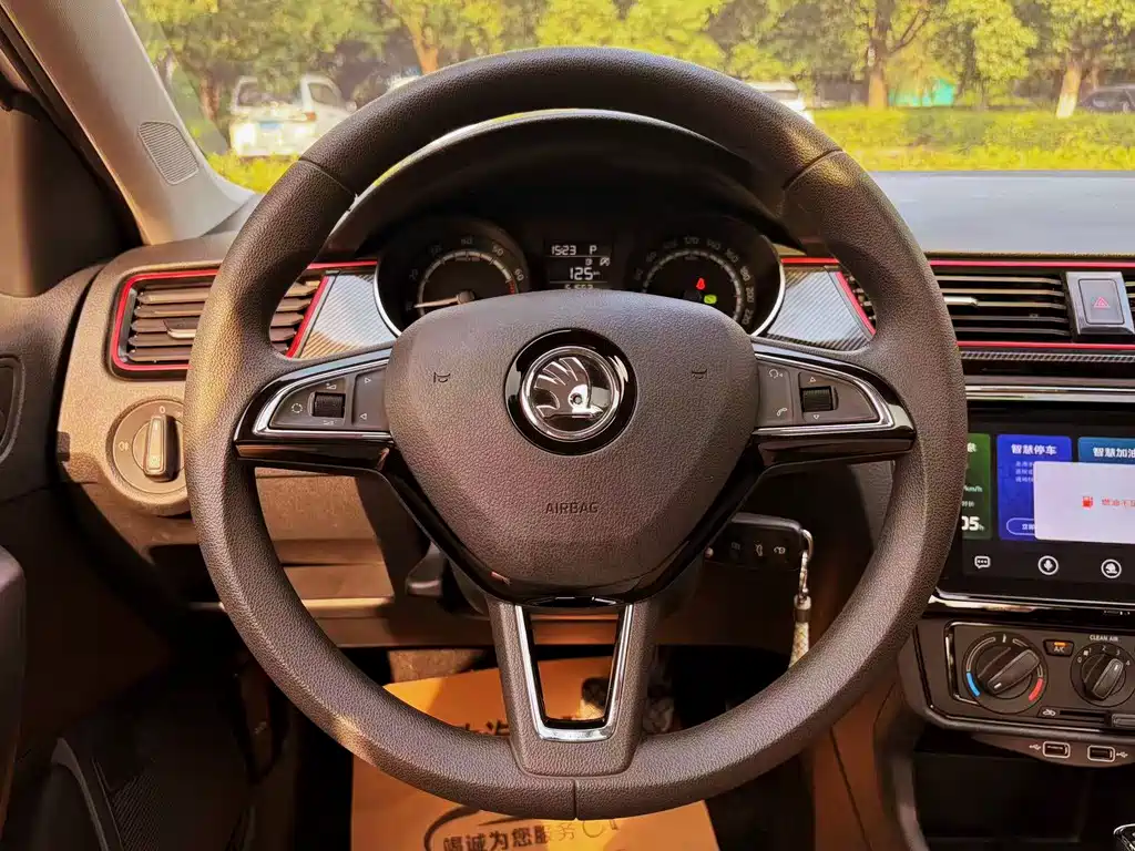 Volkswagen Lamando — миниатюра 13