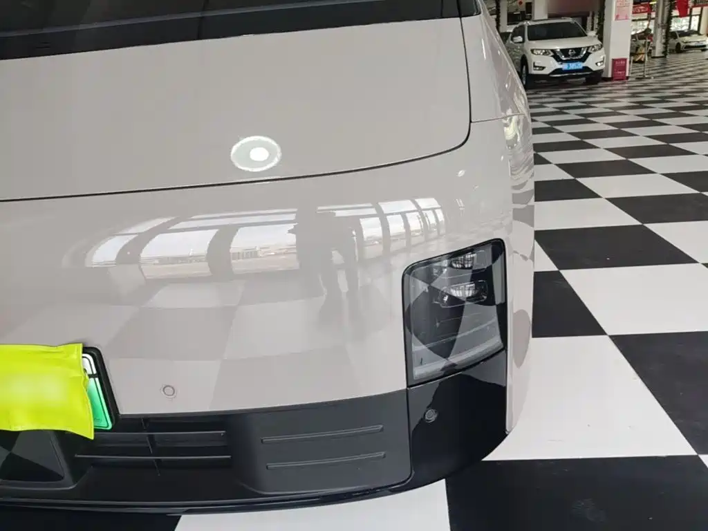 Li Auto Li MEGA — миниатюра 24