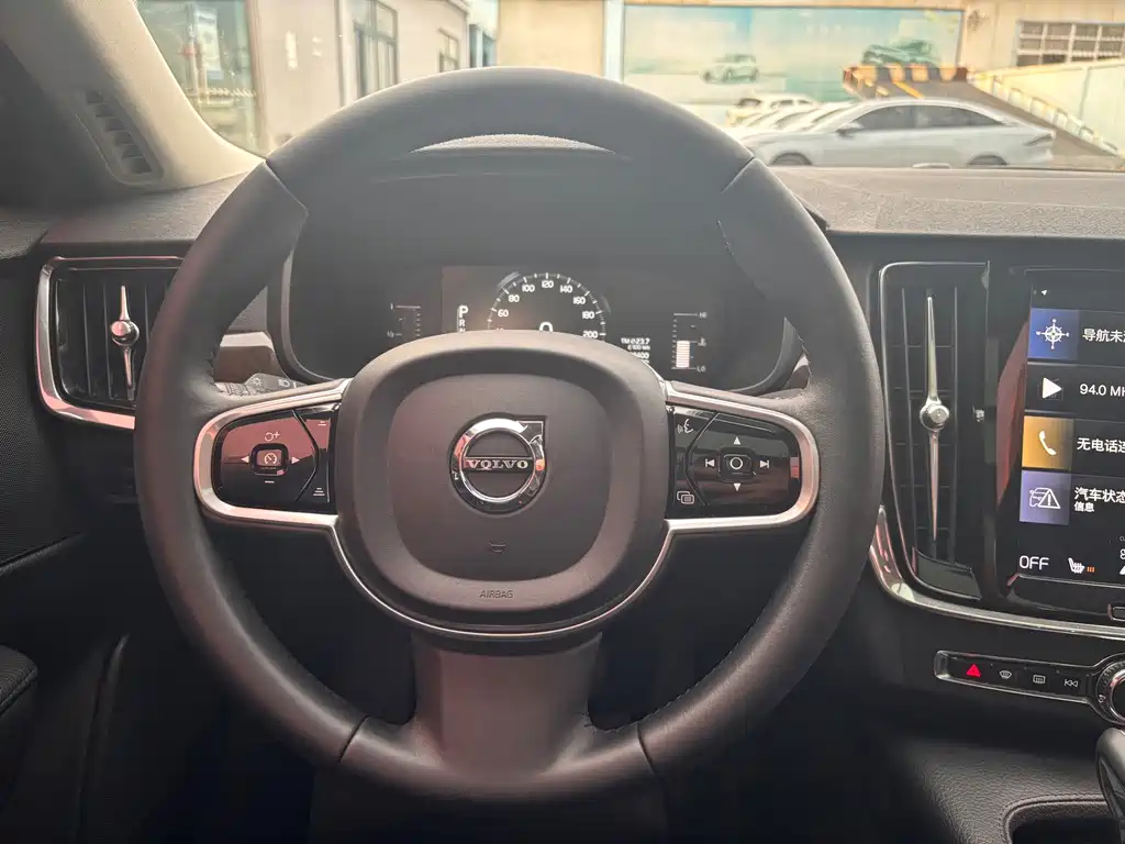 Volvo S90 — миниатюра 8