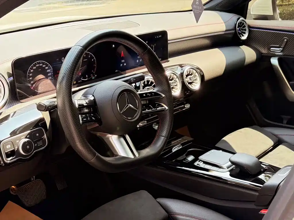 Mercedes-Benz A-Class — миниатюра 12