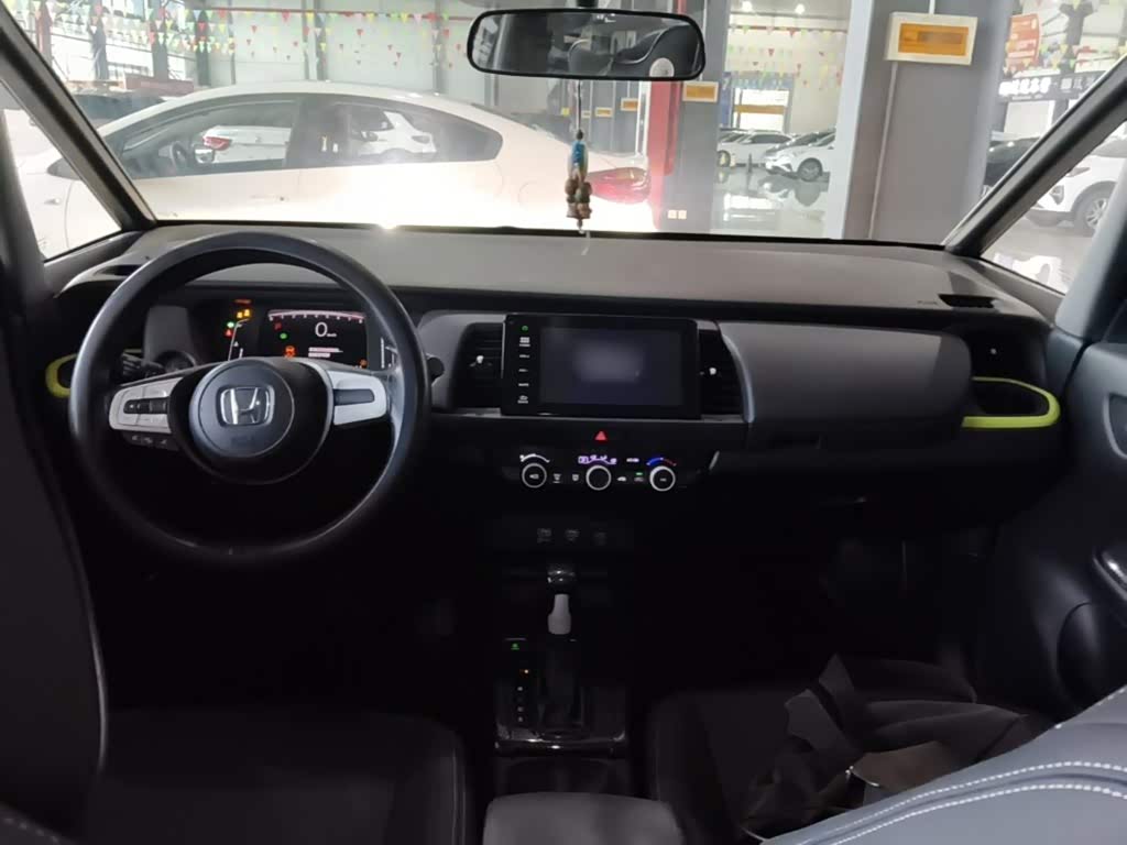 Honda Fit 1.5 л 2021 г. Белый, пробег 46400 км