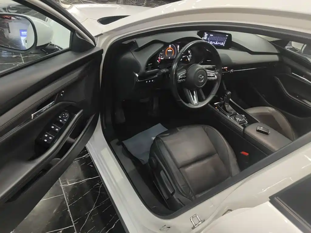Mazda 3 Axela — миниатюра 16