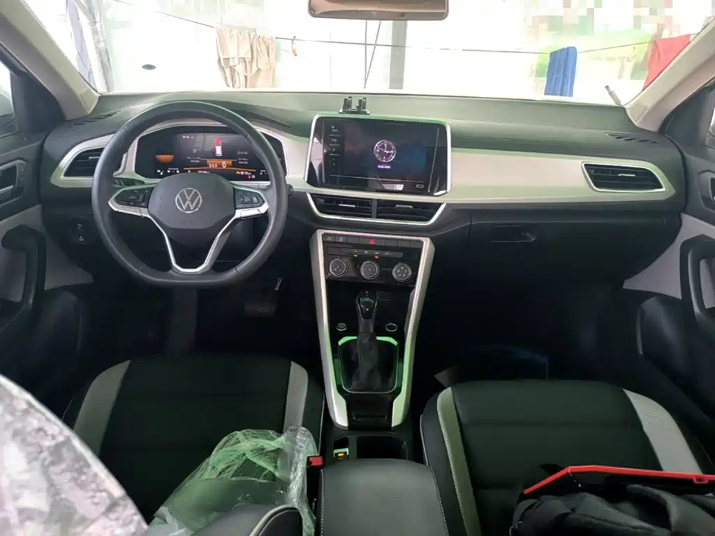 Volkswagen T-Roc — миниатюра 10
