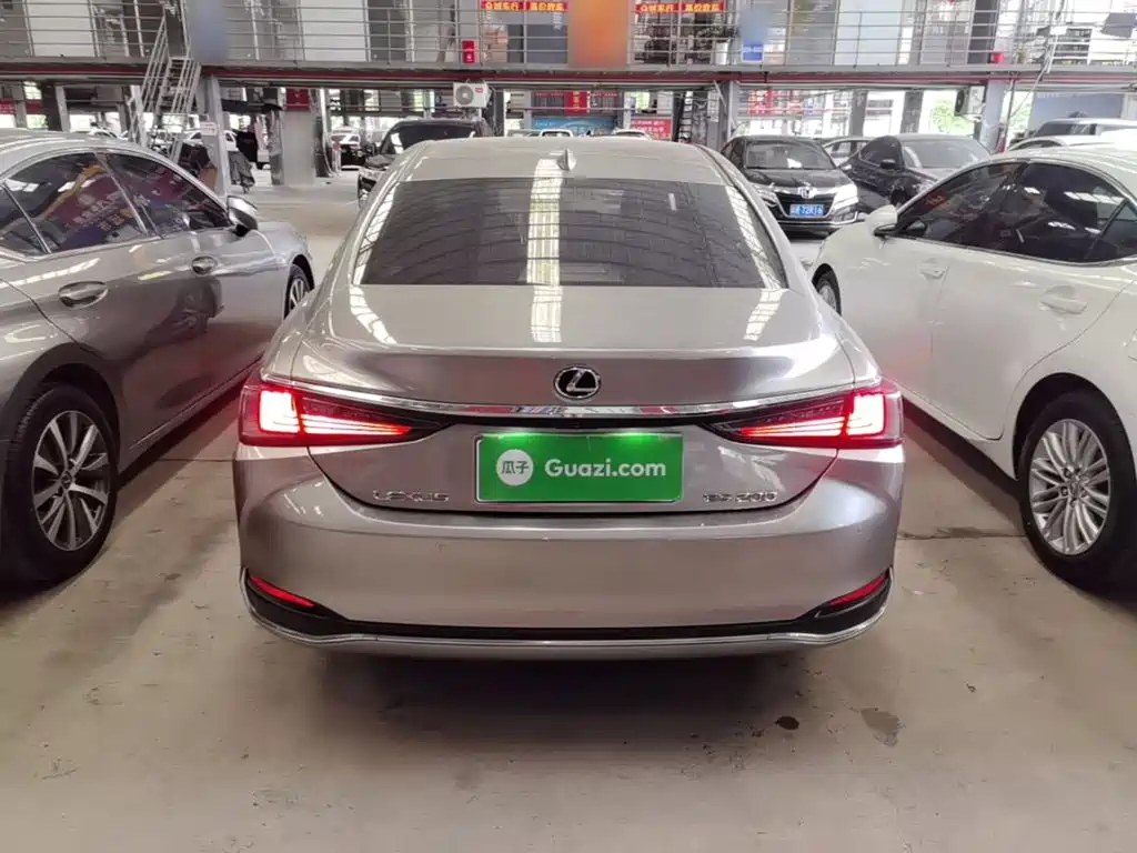 Lexus ES — миниатюра 6